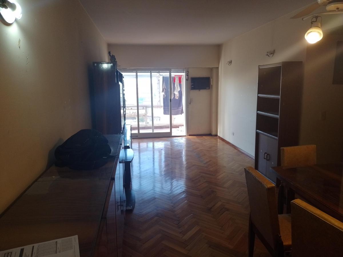 Venta Departamento de 4 Ambientes con Balcón y Cochera Fija y Cubierta 1