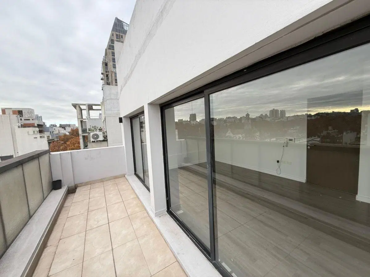Departamento de 94m² totales con balcón y terraza, último piso en venta en Palermo Hollywood 4