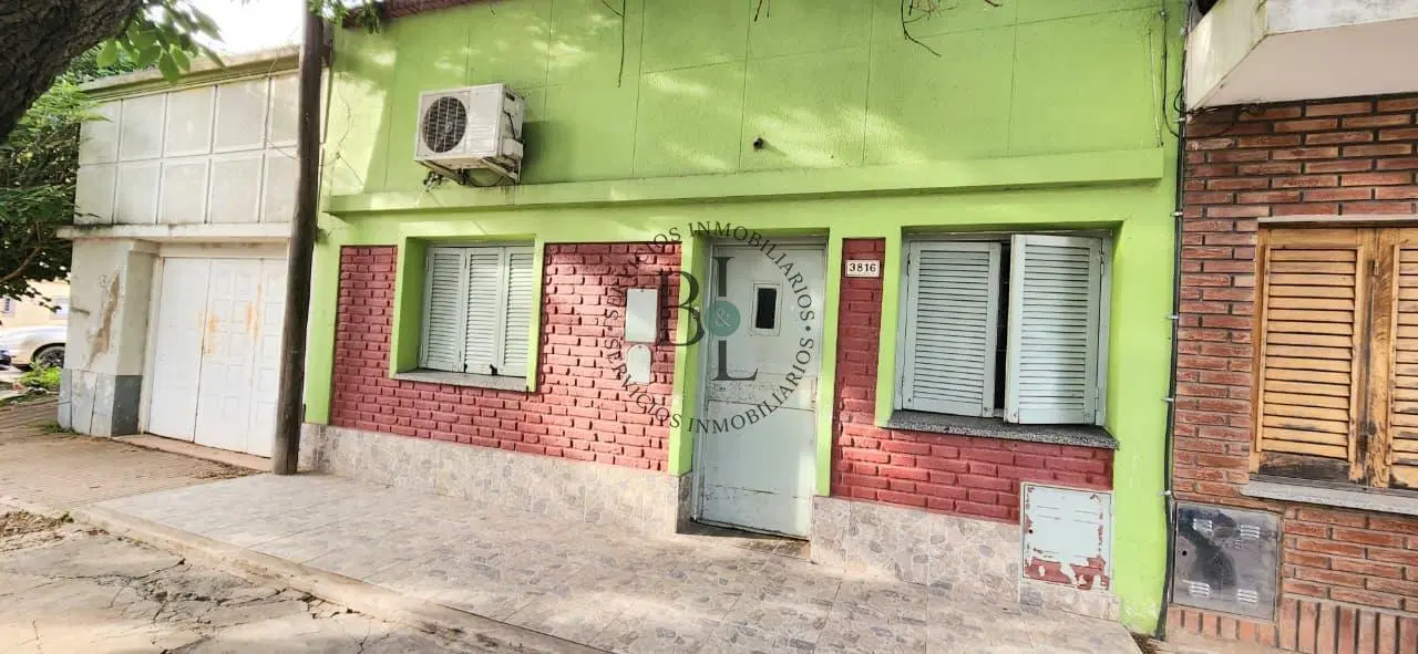 CASA DE 2 HABITACIONES A MTS DE LOPEZ Y PLANES 1