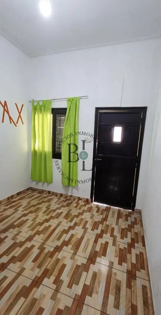 CASA DE 2 HABITACIONES A MTS DE LOPEZ Y PLANES 2