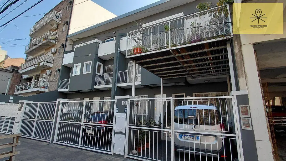 VENTA TRIPLEX 5 AMB tres plantas Cochera Apto Crédito Tigre Centro ¡No Existe! 2