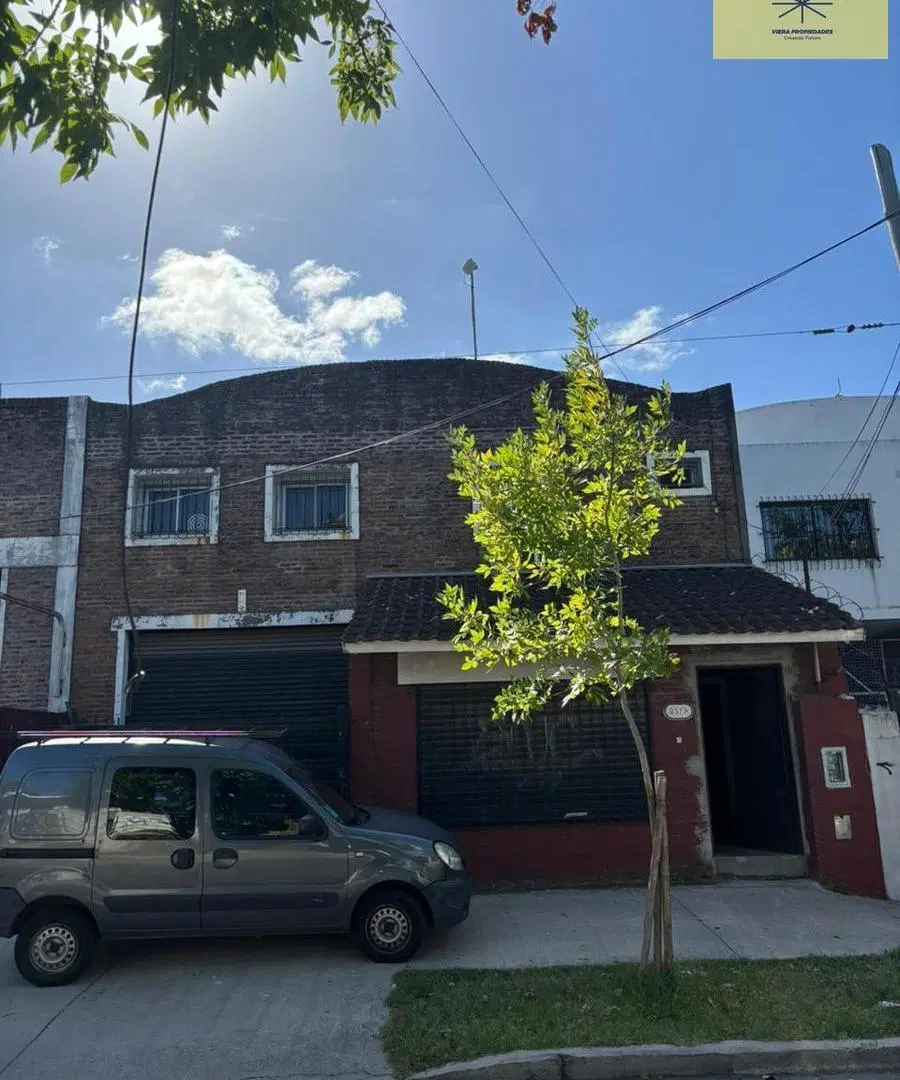 ALQUILER Galpón de 10 x 30 con entre piso de 150 mt en San Fernando 2