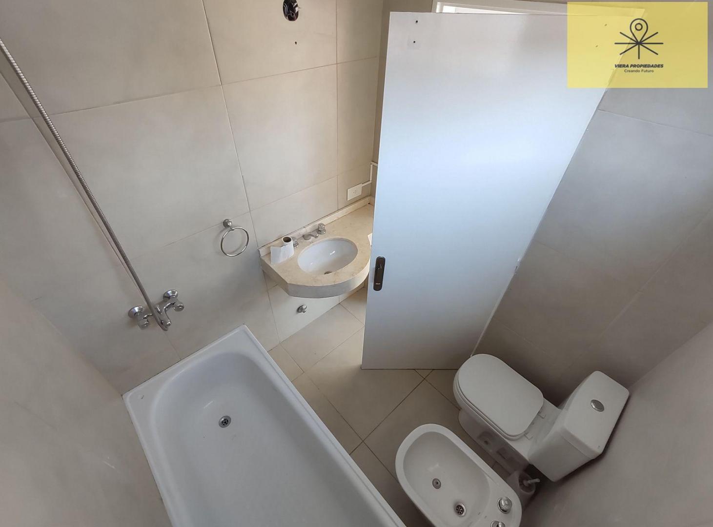 Foto de ALQUILER Duplex 3 amb en suite jardín pileta cocheras Jardines de, imagen 4