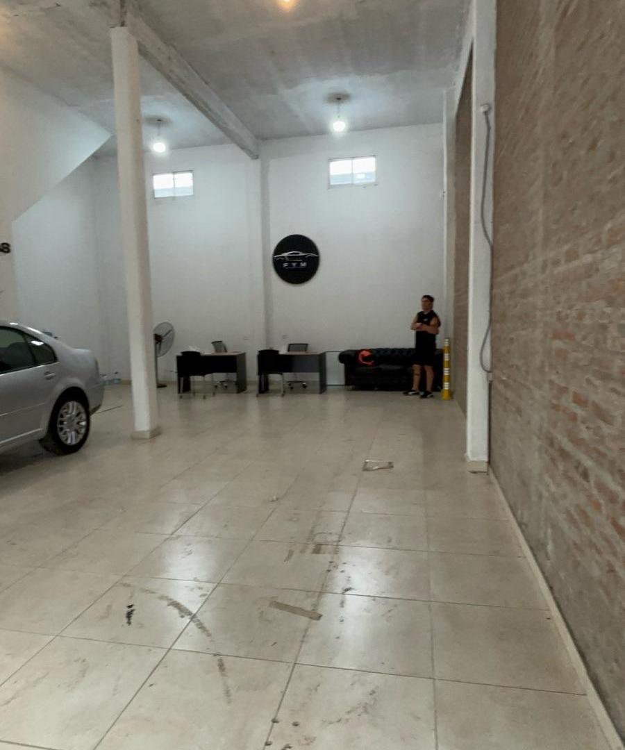 Foto de Alquiler de Local en PB 50 mt doble altura Tortuguitas Centro, imagen 1