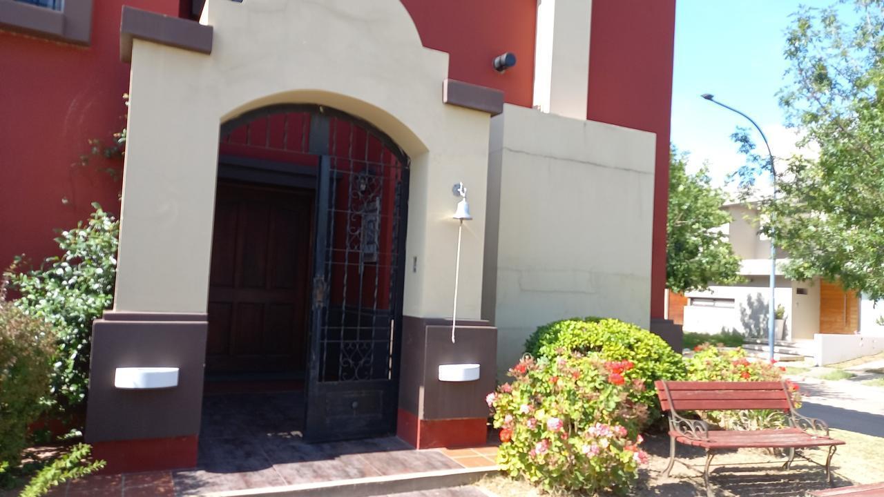 Casa en Altos de Manantiales