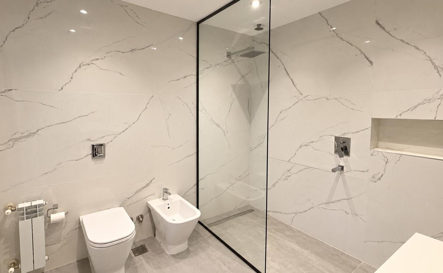 Foto de OPORTUNIDAD CASA CON PILETA EN VENTA TEJAS 4, imagen 3