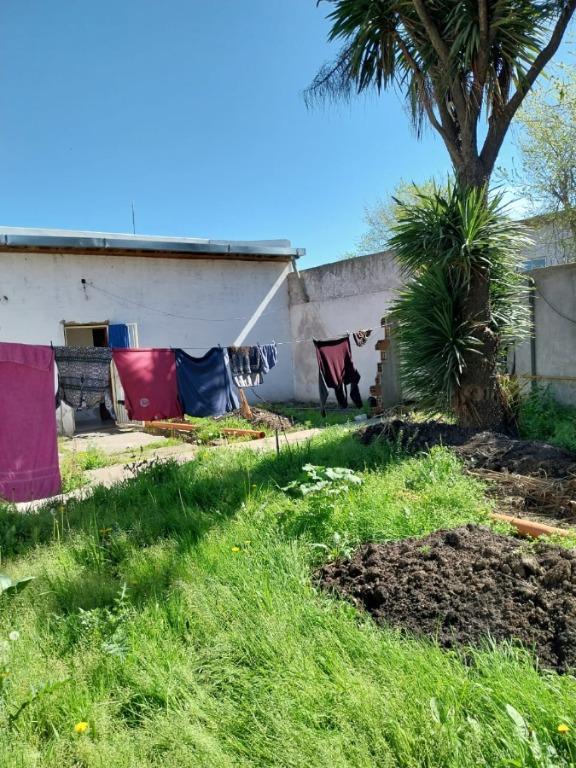 Oportunidad! Venta Galpón de 10 m X 28 m Cubiertos. + Patio + Vivienda 3 Ambientes a Terminar. 5