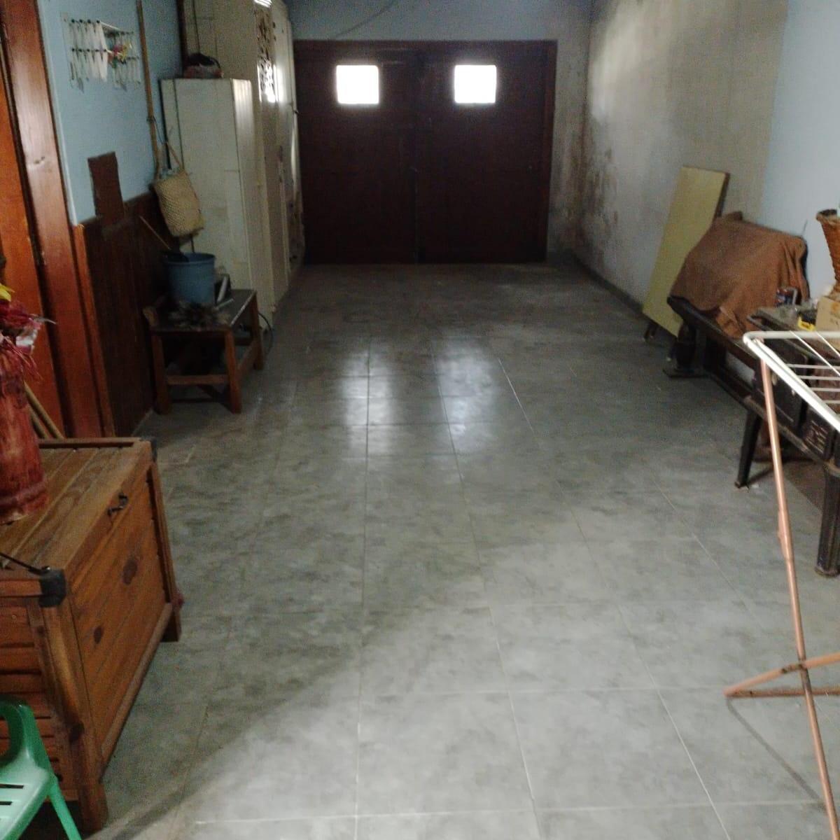Foto de VENTA CASA 3 AMB MAS DEPTO ATRAS CALLE 238 Y GASCON-, imagen 5