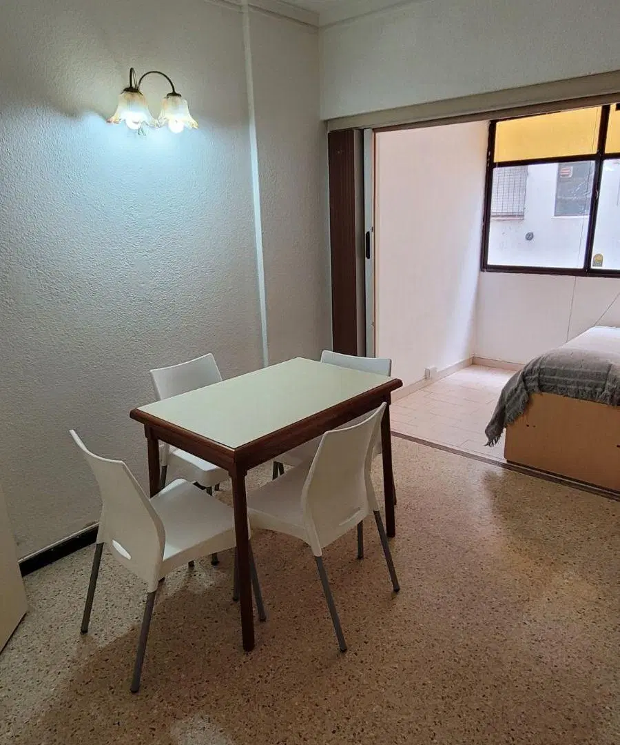 ALQUILER 1 AMBIENTE DIVIDIDO POR 24 MESES- COLON Y ALSINA 2