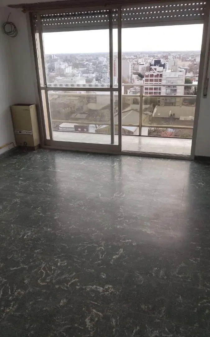 ALQUILER POR 24 MESES- 1 AMBIENTE A LA CALLE - JUJUY Y RIVADAVIA- 2