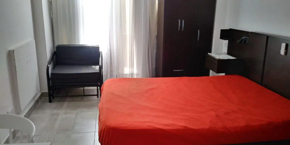 ALQUILER POR 12 O 24 MESES 1 AMBIENTE LURO Y CORRIENTES 4