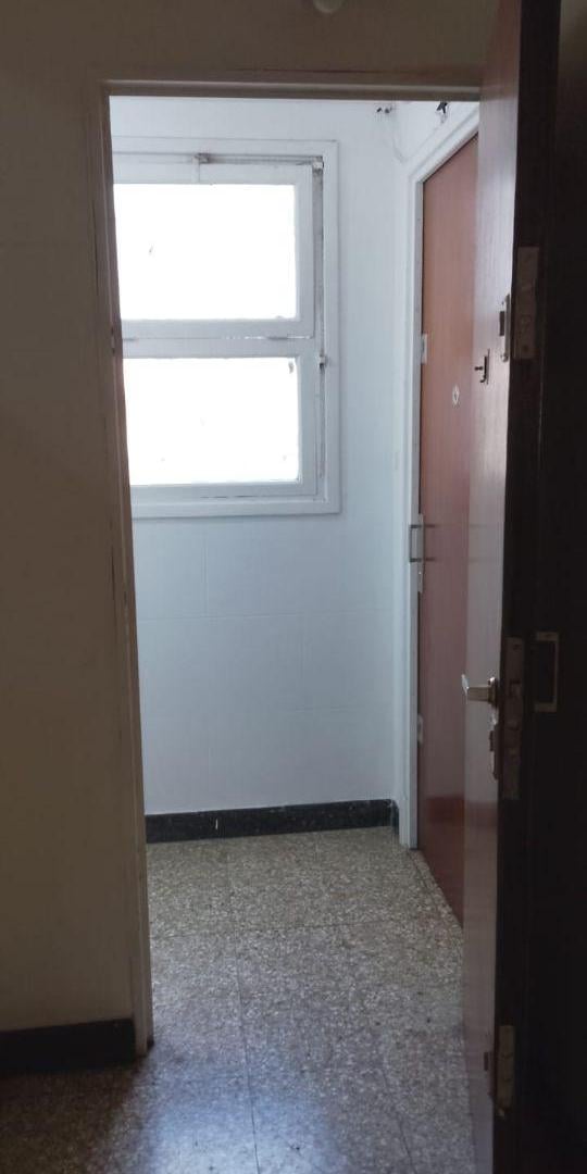 Foto de ALQUILER 2 AMBIENTES CHICOS- PZA MITRE- SIN EXPENSAS-, imagen 1