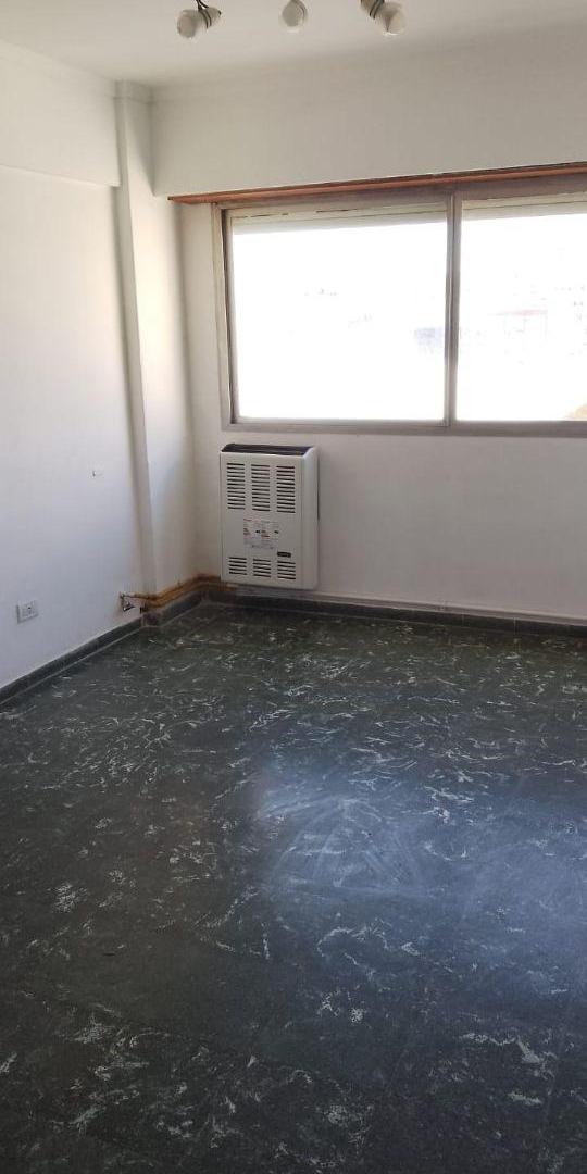 Foto de ALQUILER 24 MESES- 2 AMBIENTES- JUJUY Y RIVADAVIA, imagen 2