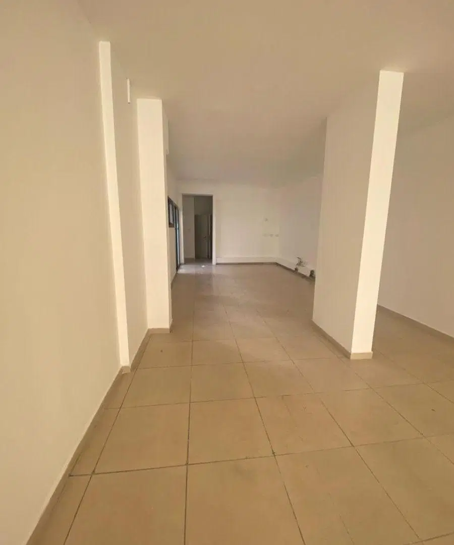 ALQUILO LOCAL COMERCIAL MUY AMPLIO 2