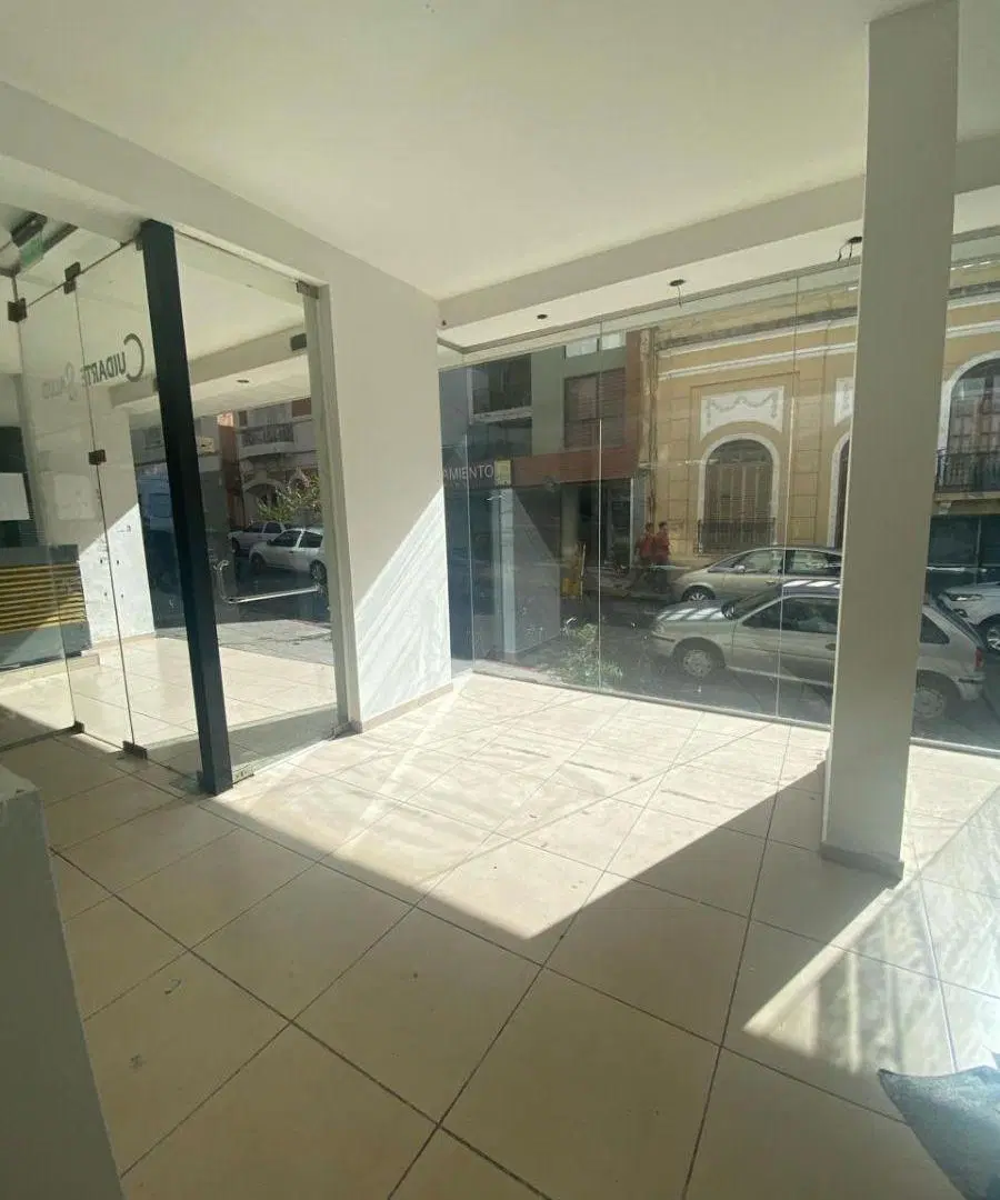 ALQUILO LOCAL COMERCIAL MUY AMPLIO 1