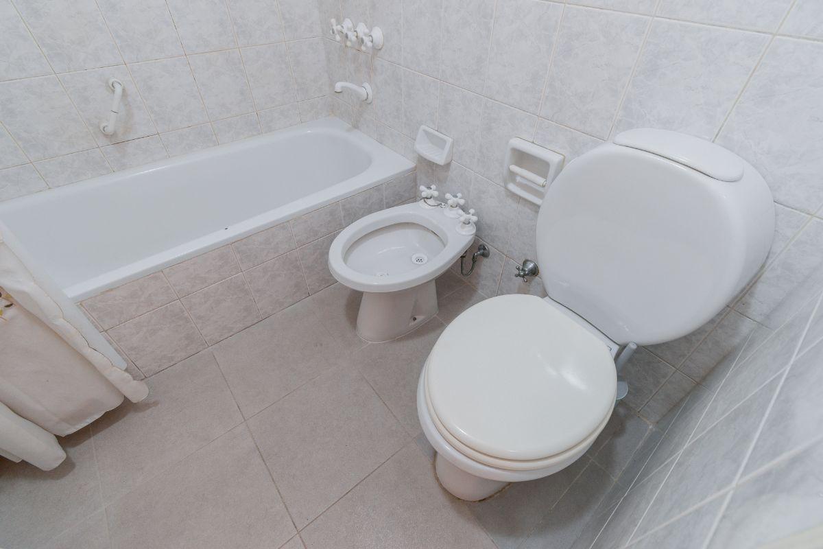 Departamento 4 Ambientes en Venta con Baulera Frente a la Plaza