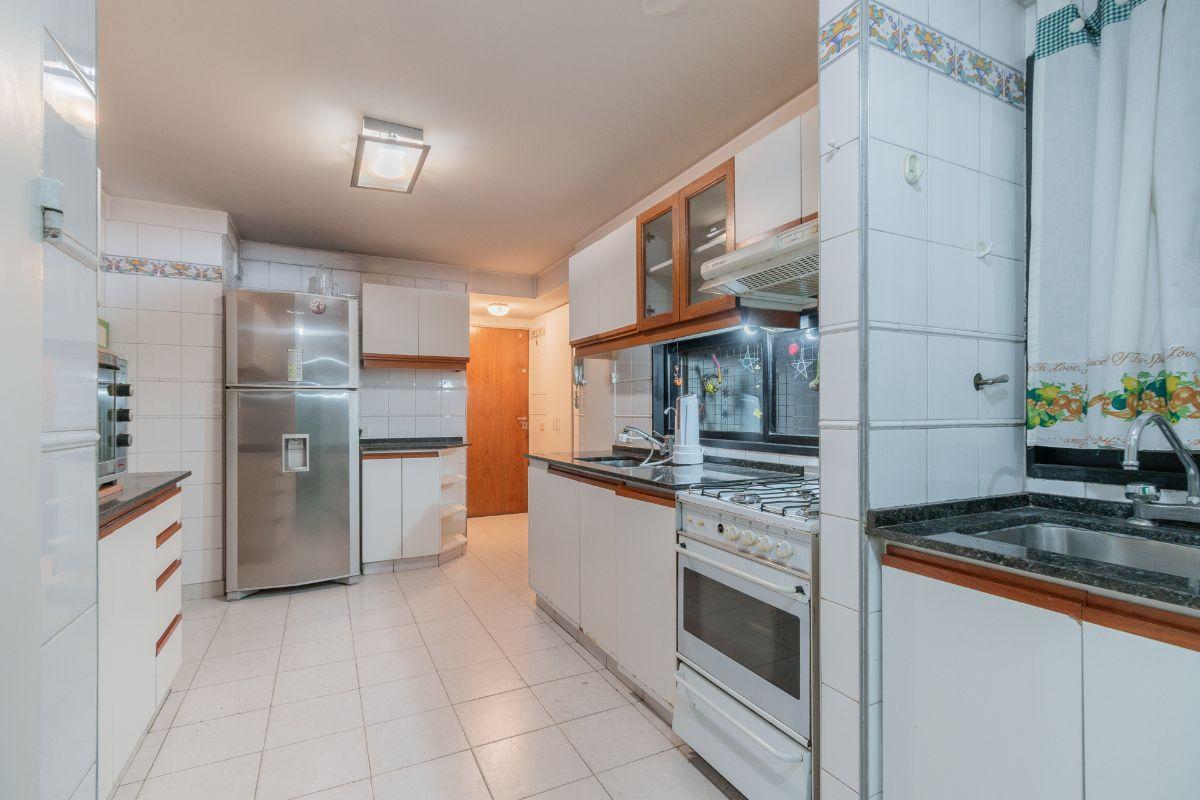 Departamento 4 Ambientes en Venta con Baulera Frente a la Plaza