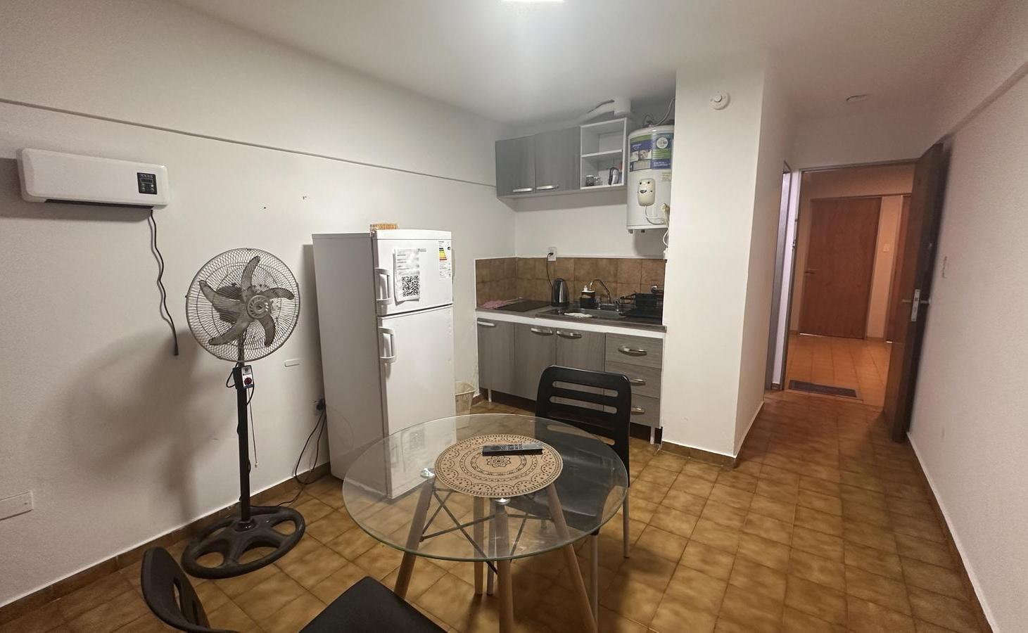 Foto de VENTA MONOAMBIENTE CENTRO AMOBLADO CON RENTA TEMPORAL, imagen 2