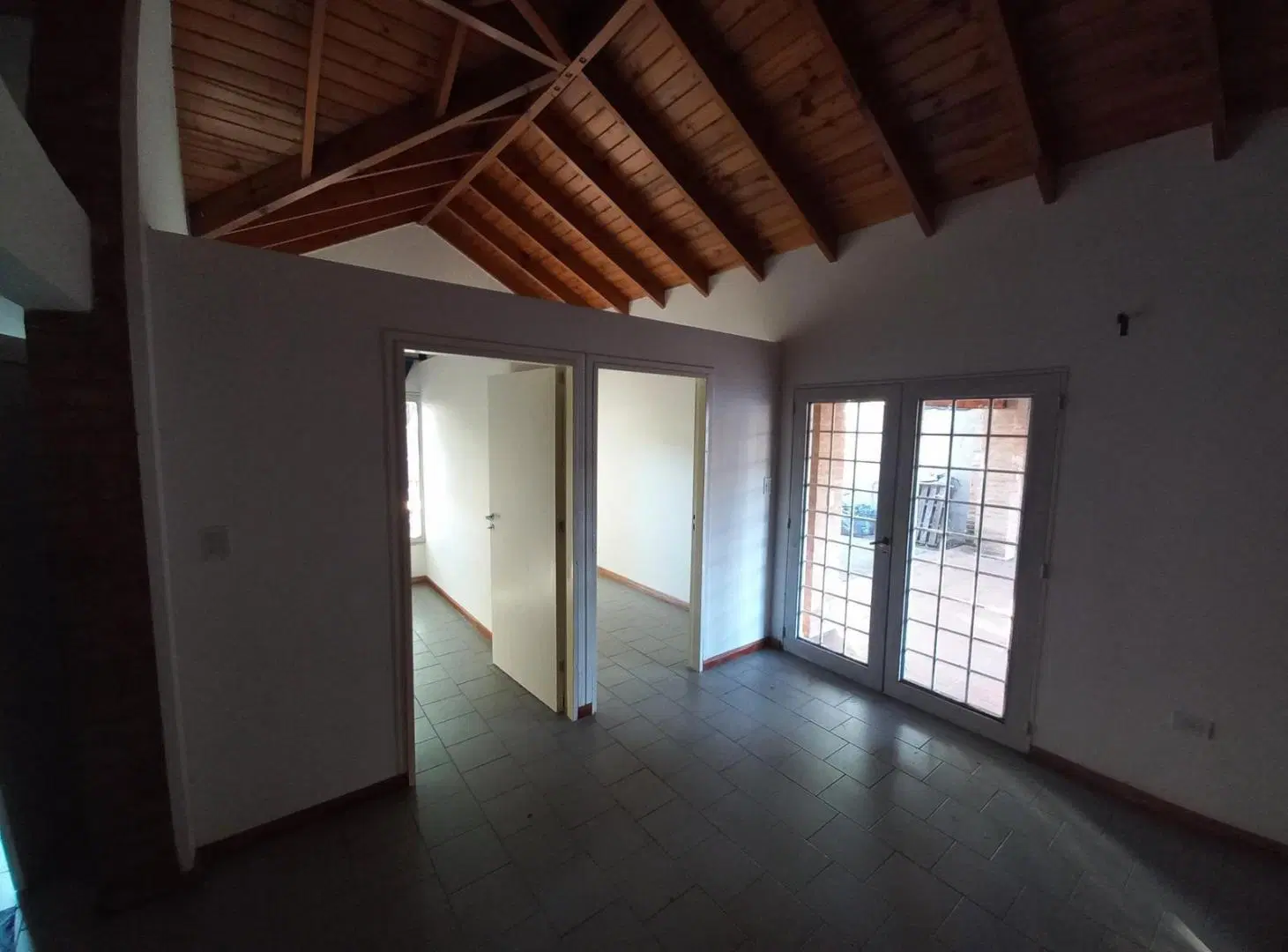 Casa en Alquiler Los Boulevares 2 dormitorios detras Housing Vitas 1
