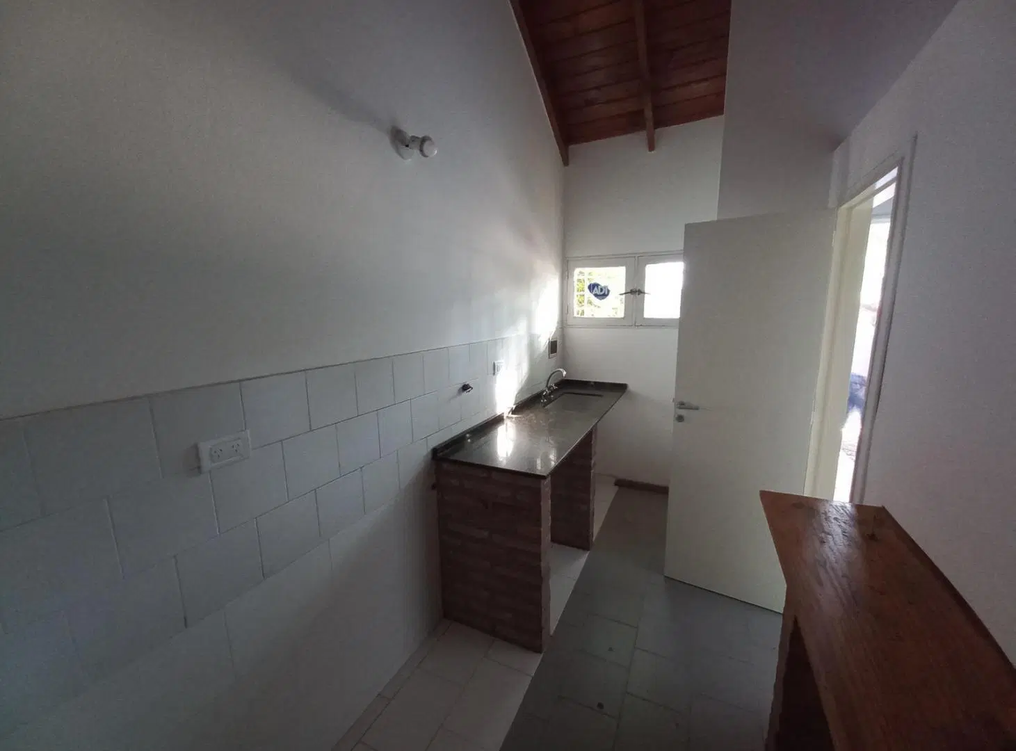 Casa en Alquiler Los Boulevares 2 dormitorios detras Housing Vitas 2