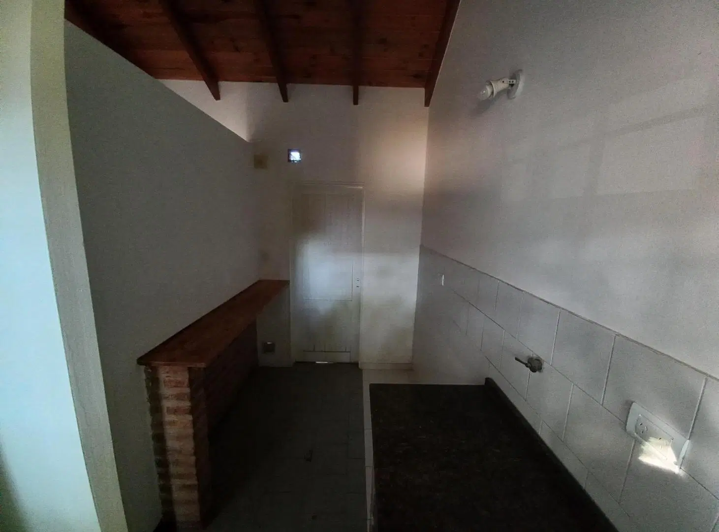 Casa en Alquiler Los Boulevares 2 dormitorios detras Housing Vitas 5