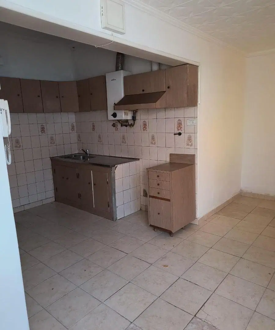 Casa esquina en Alquiler Ameghino Sud 3 dorm. 1
