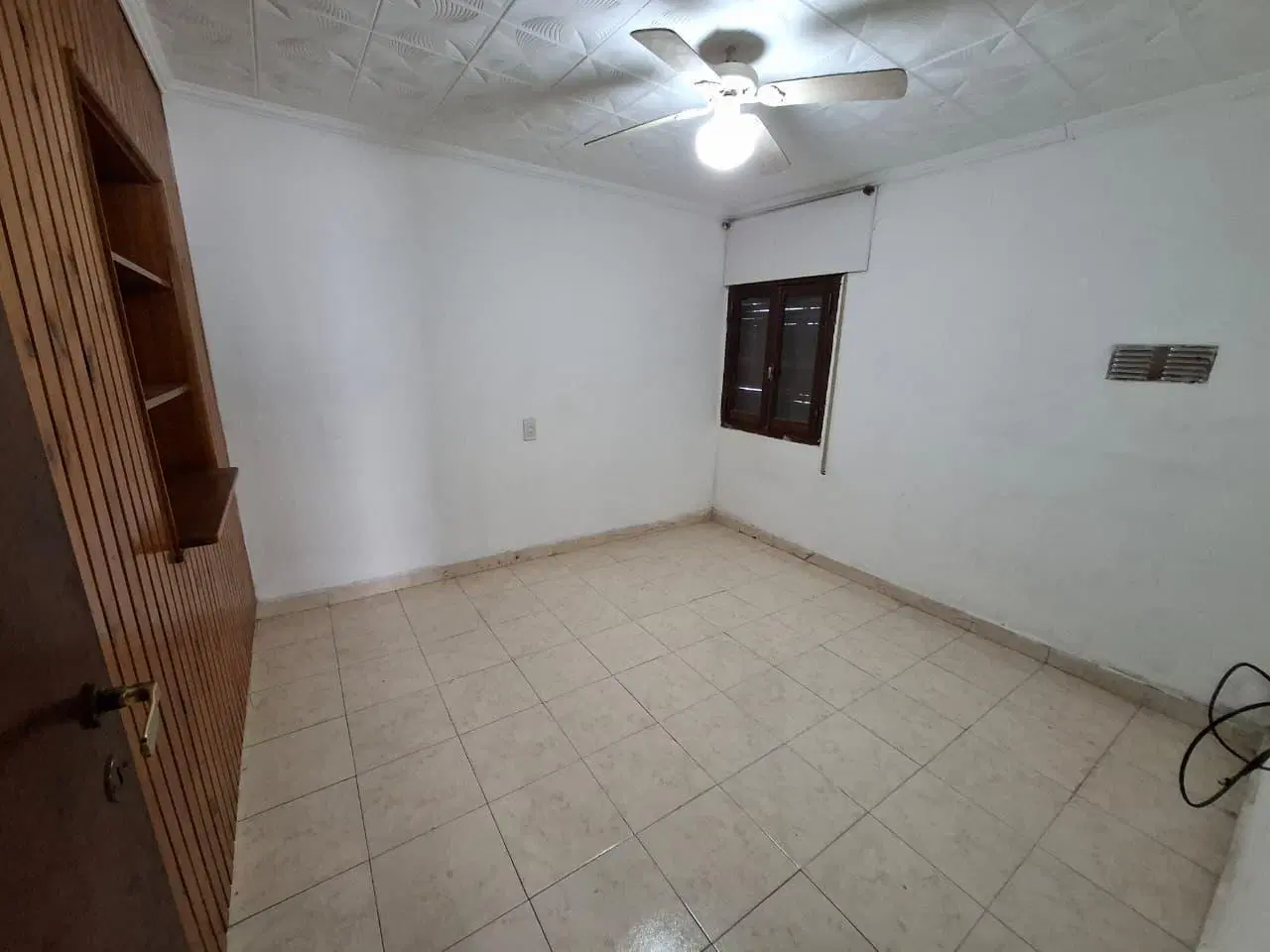 Casa esquina en Alquiler Ameghino Sud 3 dorm. 5