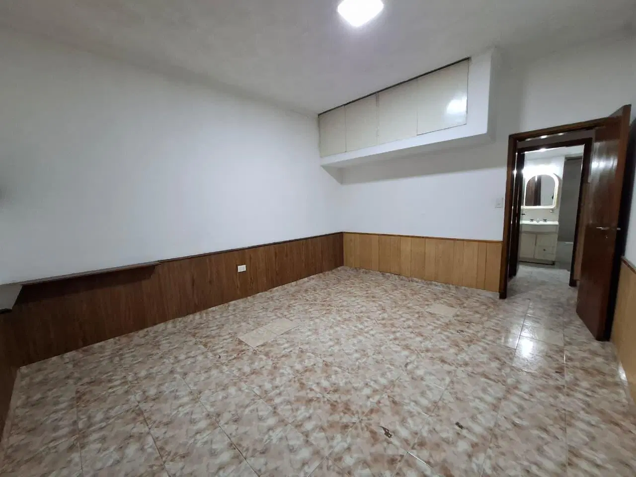 Casa esquina en Alquiler Ameghino Sud 3 dorm. 8