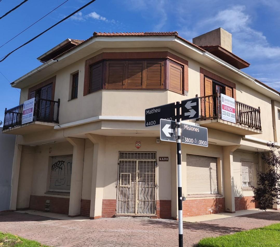 PH 4 AMB EN PLANTA ALTA CON COCHERA, MAS DPTO. 2 AMB. - ZONA: SANTA MONICA