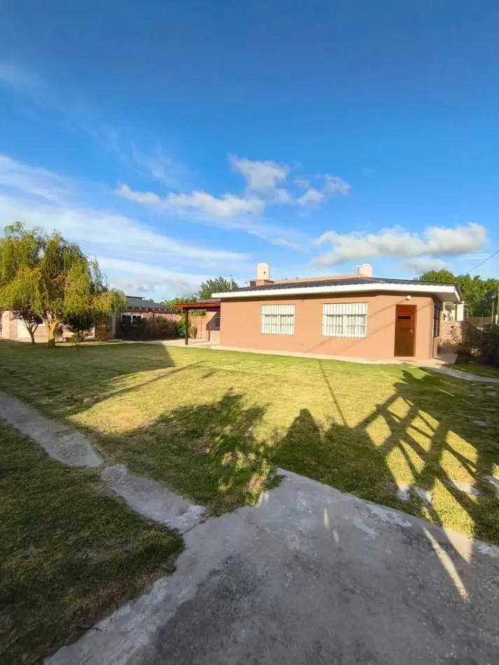 CASA CON PARQUE Y AMPLIO QUINCHO, SOBRE DOS LOTES - ZONA: SANTA CLARA DEL MAR 3