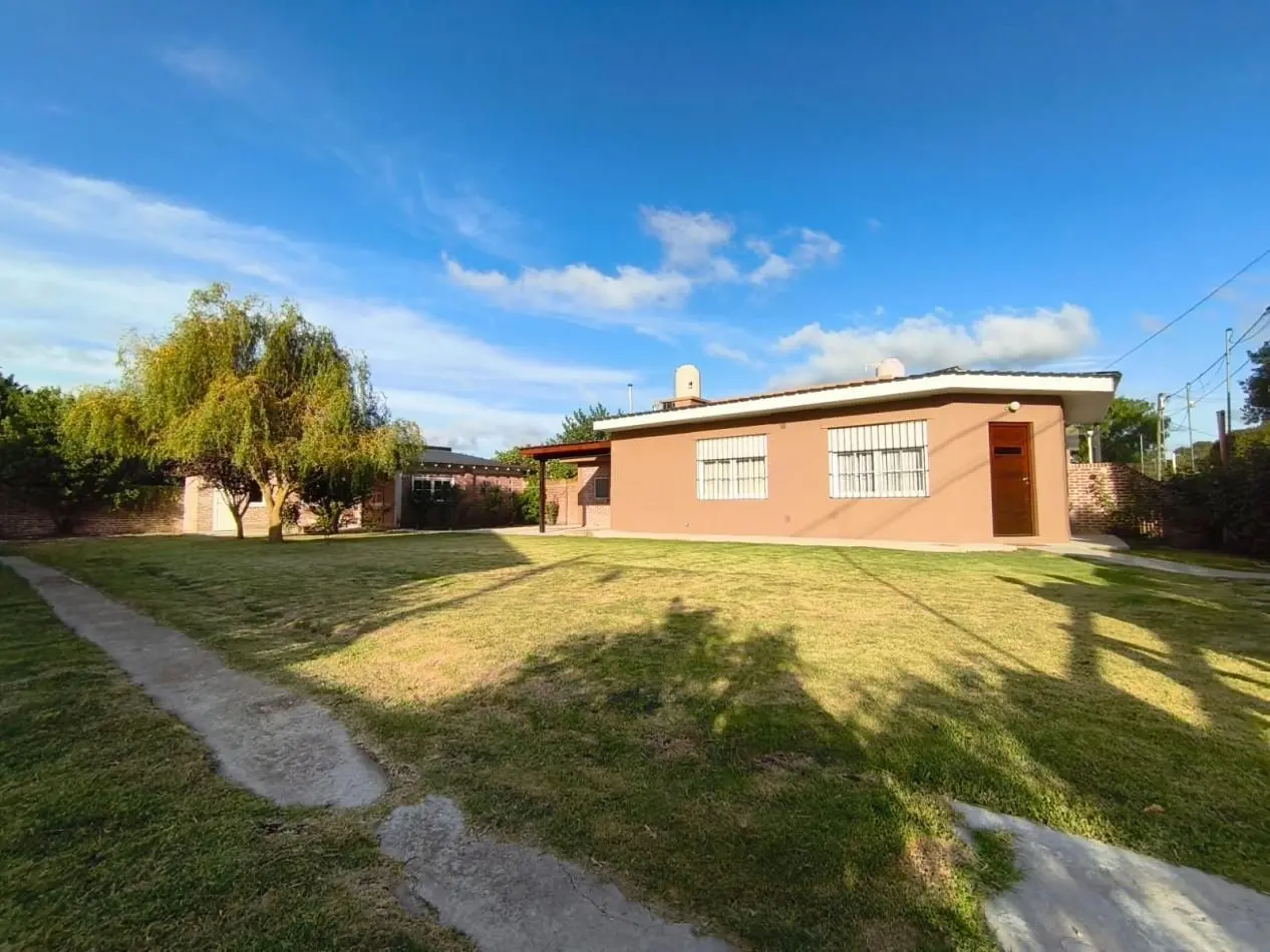 CASA CON PARQUE Y AMPLIO QUINCHO, SOBRE DOS LOTES - ZONA: SANTA CLARA DEL MAR 4