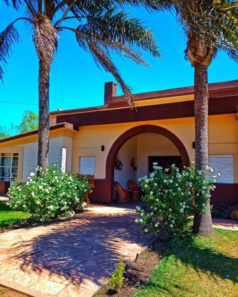 HOTEL EN FUNCIONAMIENTO - EXCELENTE OPORTUNIDAD DE INVERSION TURISTICA - ZONA: VILLA DEL DIQUE, CORD 3