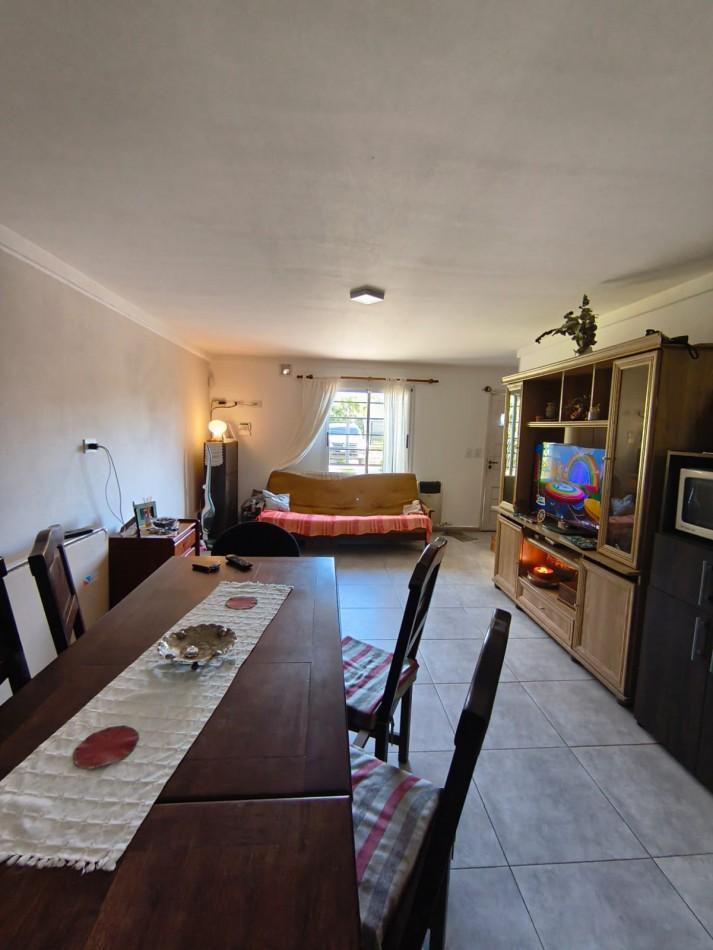 Foto de DUPLEX 3 AMB CON ENTRADA DE AUTO, QUINCHO Y PARQUE - ZONA: CAISAMAR, imagen 2