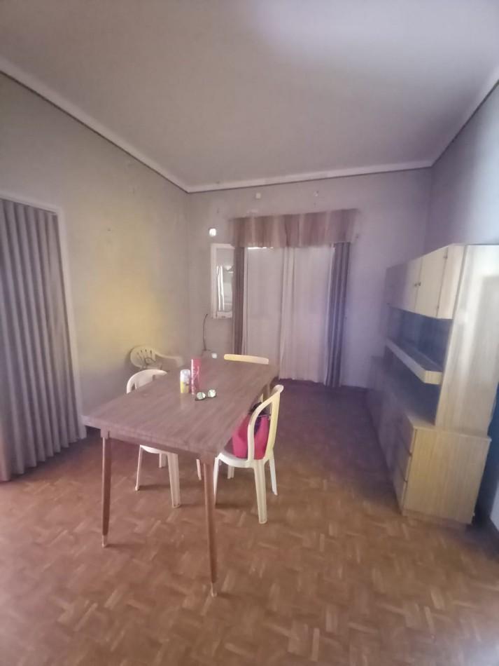 Foto de CASA 3 AMB CON DEPCIA. GARAGE, PATIO Y GALPON CON ENTRADA TOTALMENTE, imagen 4