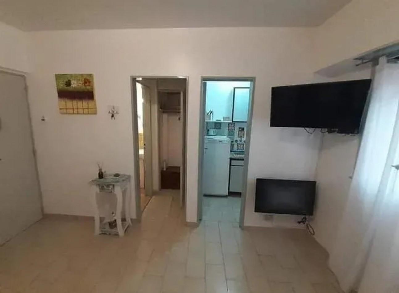 Foto de DEPARTAMENTO 1 AMB AL LATERAL - ZONA: GUEMES, imagen 2