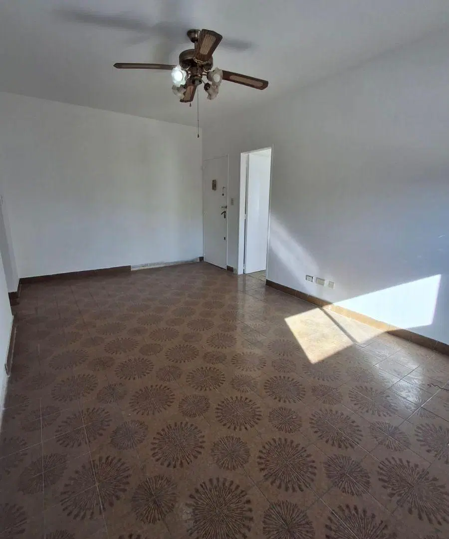 RESERVADO Departamento de 3 ambientes con patio 2
