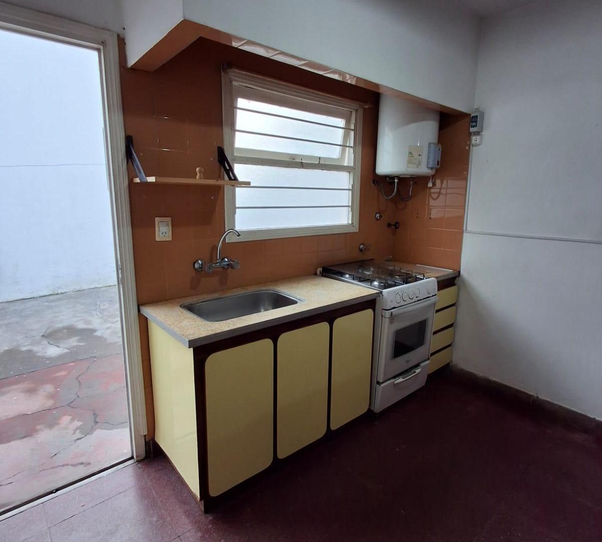 Foto de PH de 3 ambientes con patio y espacio para auto, imagen 3