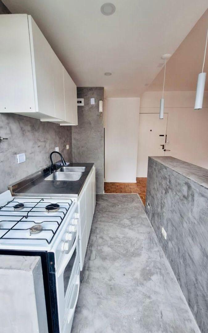 Foto de Excelente 2 Ambientes Reciclado a Nuevo | Piso Alto | Muy Luminoso | Carlos Pellegrini y Santa Fe, imagen 3