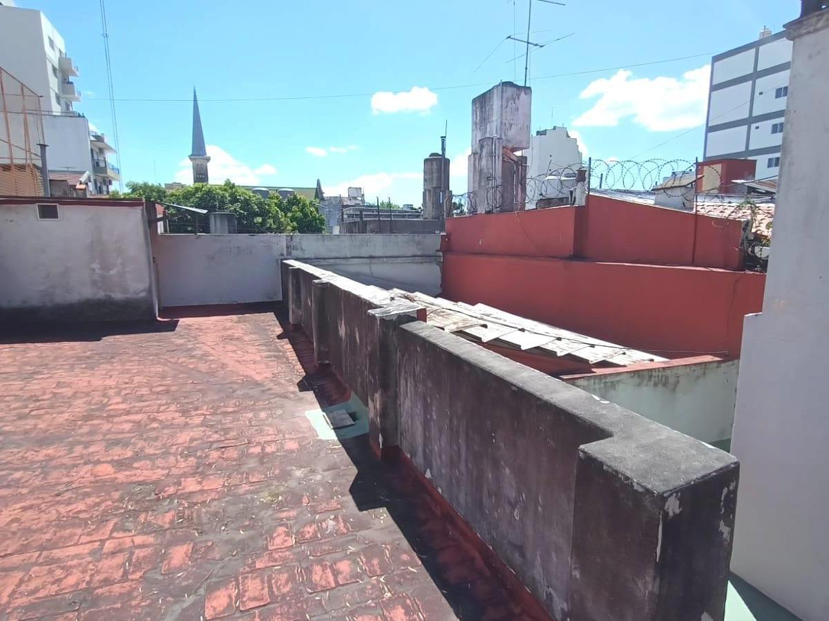 Flores Casa F. Vallese y Nazca en Venta Zona Mayorista 5