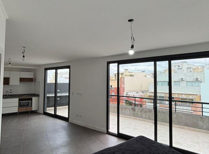 PARQUE RIVADAVIA AMBIENTE DOBLE + BALCÓN TERRAZA A ESTRENAR EN ALQUILER  2