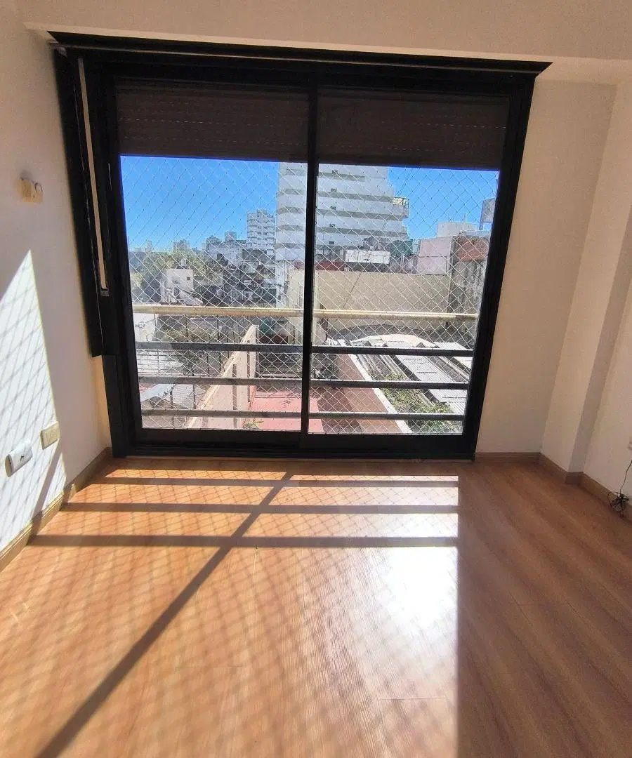 VILLA CRESPO SEMIPISO 2 AMB CON BALCÓN A MTS DEL PARQUE CENTENARIO EN ALQUILER 4