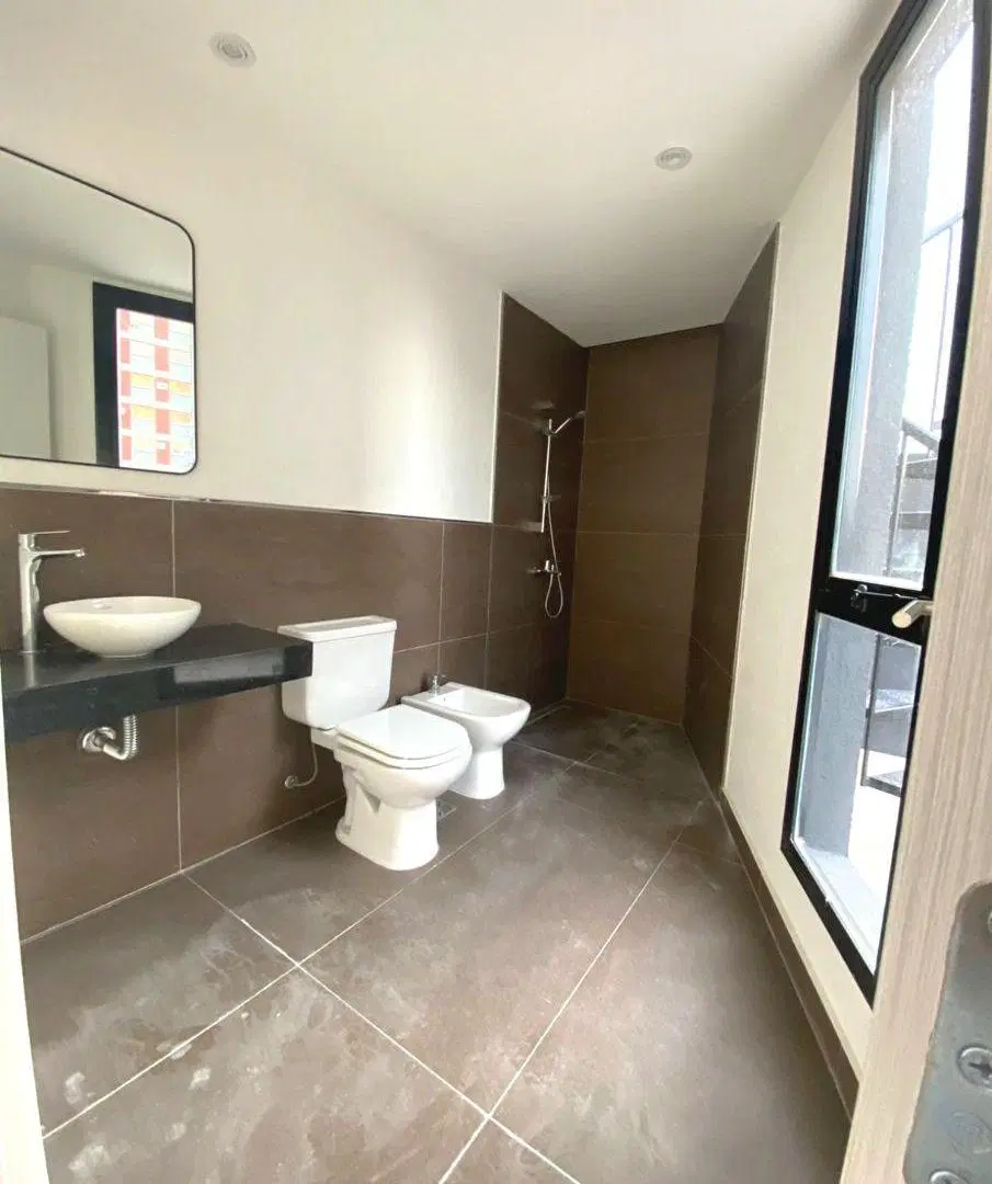 MONOAMBIENTE A ESTRENAR TIPO DUPLEX + BALCON + TERRAZA A ESTRENAR EXCELENTE VISTA AMTS. AV RIVADAVIA 8
