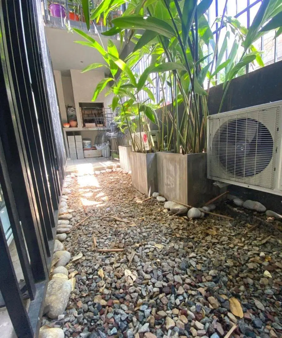 P. CENTENARIO 2 AMB CON PATIO Y PARRILLA A MTS DEL PARQUE. P.B. APTO VIVIENDA O USO PROFESIONAL 8