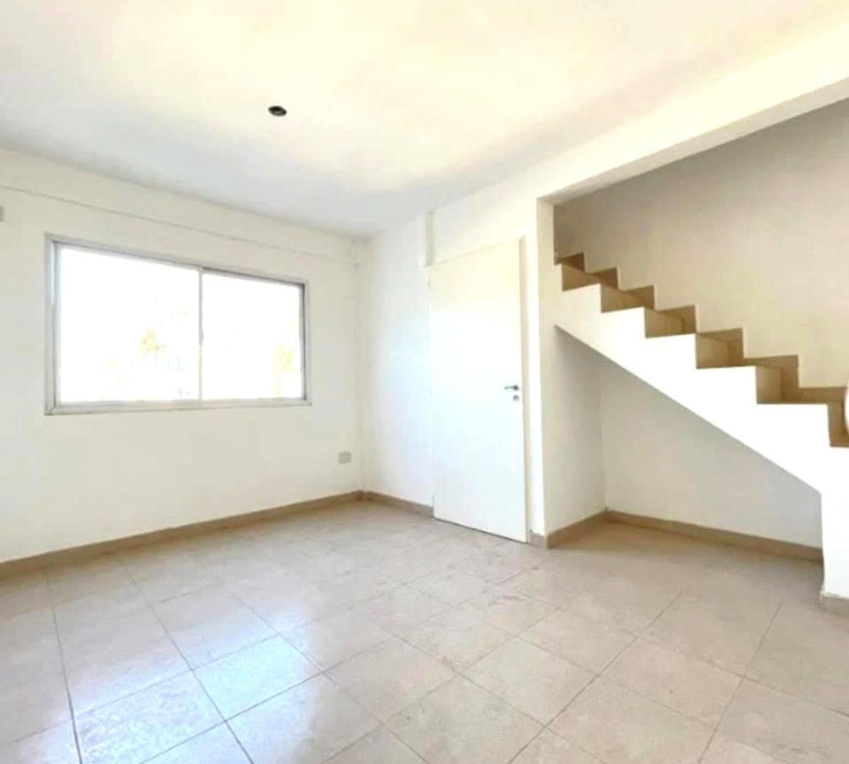 Foto de V. CRESPO TRIPLEX EN VENTA 2 AMB CON AMPLIA TERRAZA PROPIA - PASOS AV, imagen 5