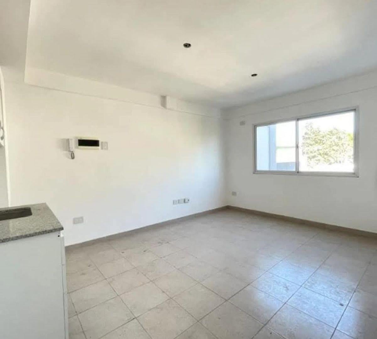 Foto de V. CRESPO TRIPLEX EN VENTA 2 AMB CON AMPLIA TERRAZA PROPIA - PASOS AV, imagen 3