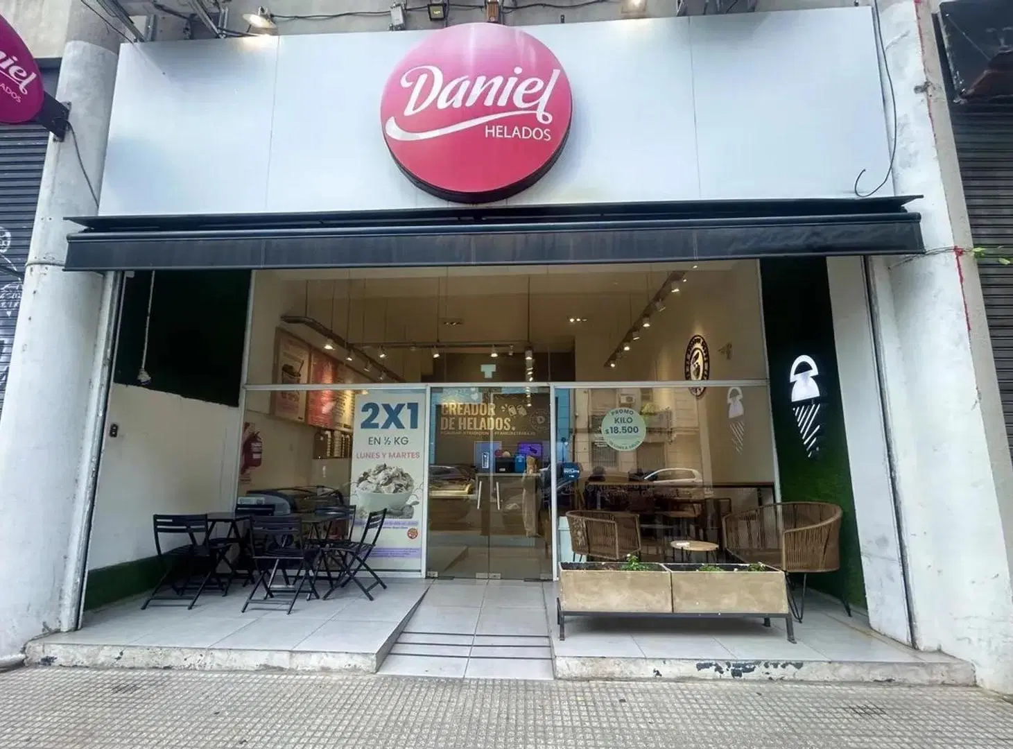Venta Local Comercial con Renta Villa Crespo Velasco 800 2