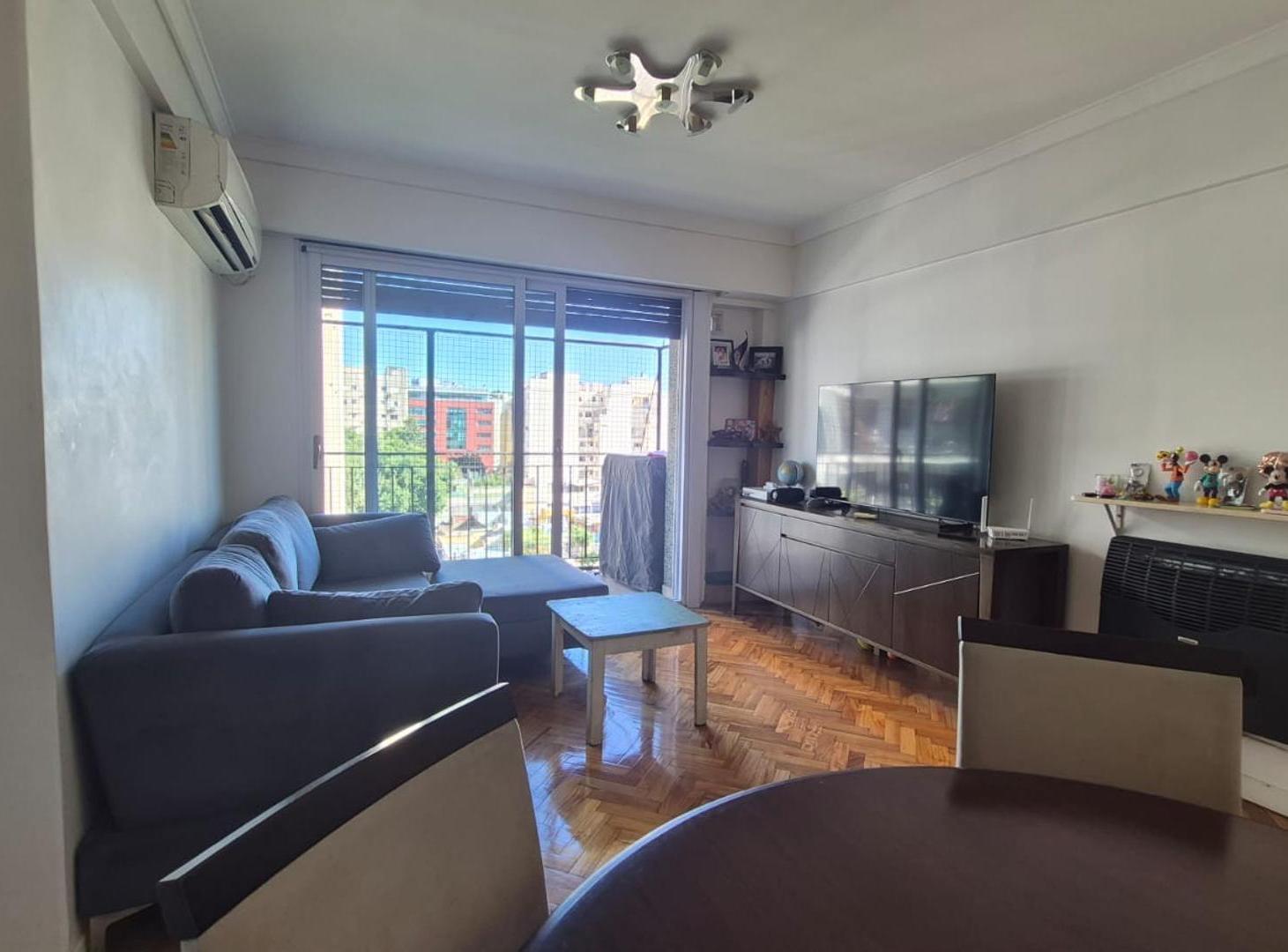 Foto de Venta Departamento 3 Ambientes Amplios Con Balcon Almagro, imagen 2