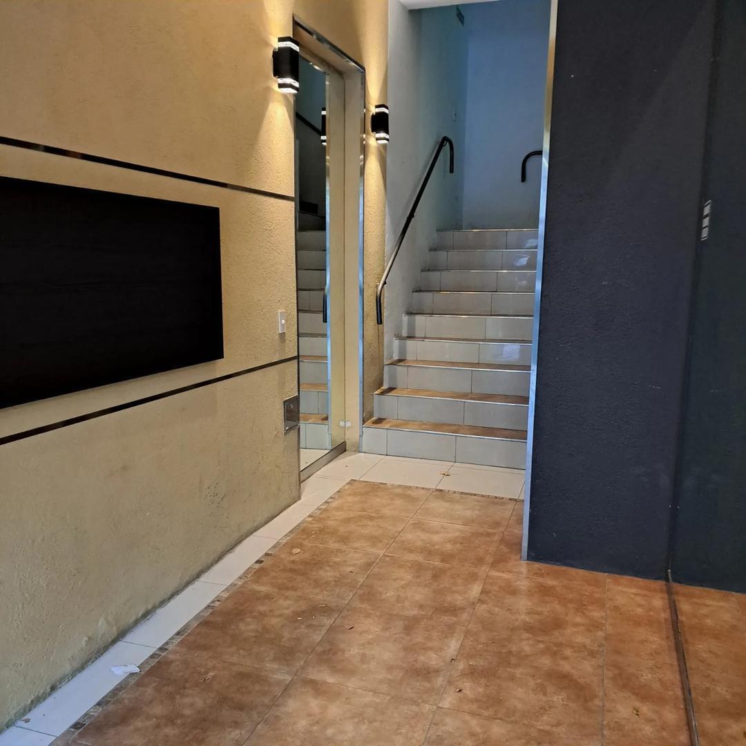 Foto de Venta Departamento 2 Ambientes Balcon Pileta Villa Crespo, imagen 2