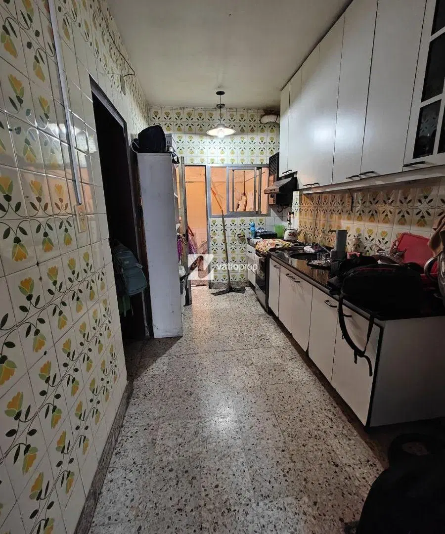 Edificio 200m² en Urquiza al 500 con potencial comercial 4