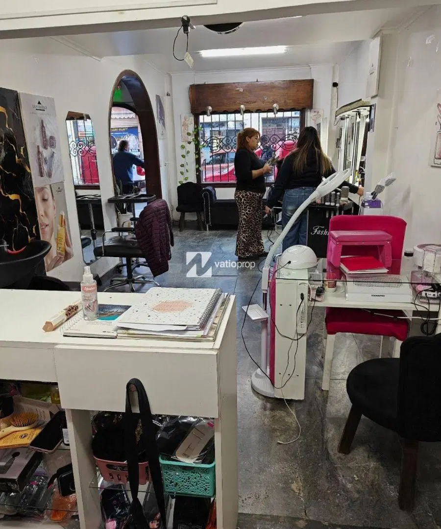 Edificio 200m² en Urquiza al 500 con potencial comercial 5